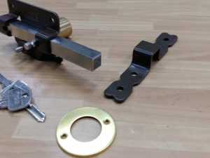 CERROJO AZBE 19HP PINTADO
