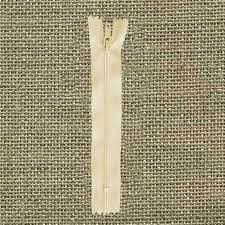 CREMALLERA CRUDO 20CM NYLON CON TOPE