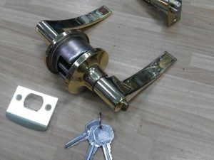 manivela mod 710 laton pulido derechas