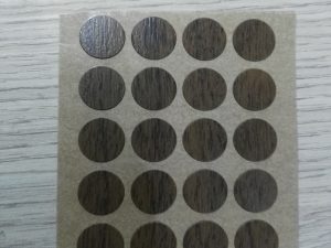 pegatina cubre tornillos 13mm teca oscuro 20udes